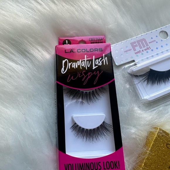 False Lash Bundle - Picture 4 of 9
